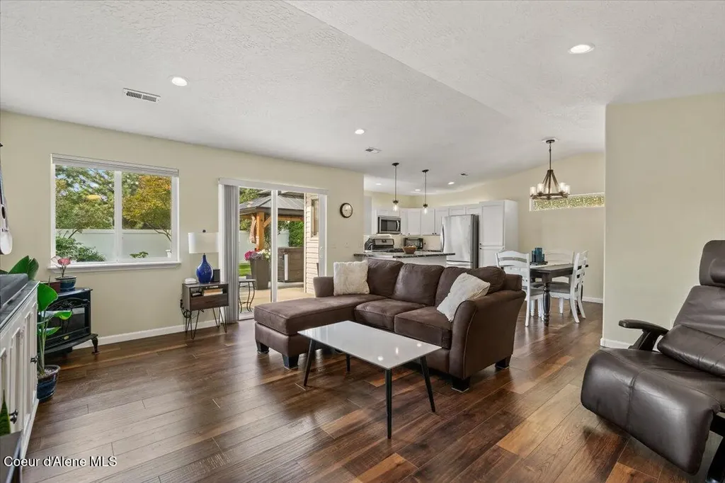 1944 W Ridgemont Avenue Hayden ID 83835