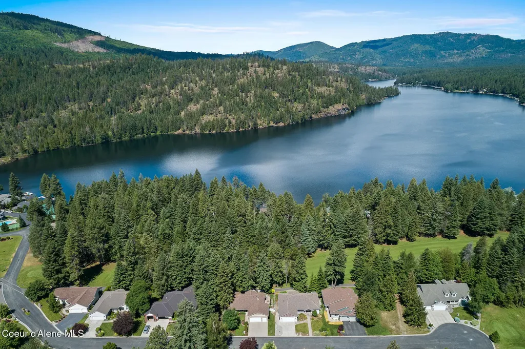 5305 W Fairway Lane Rathdrum ID 83858