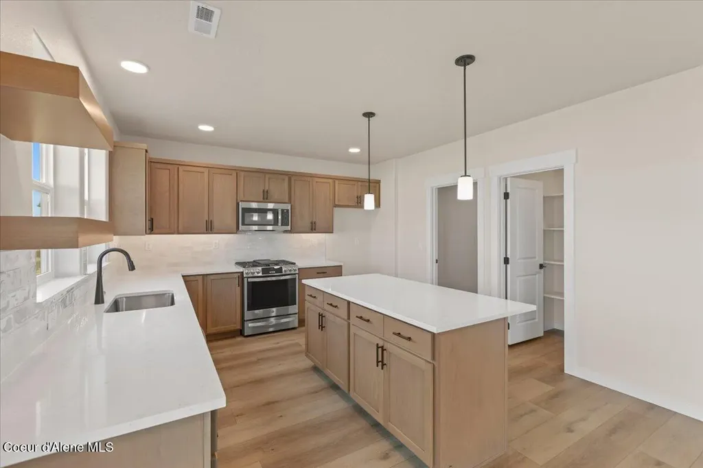 6565 W Constantine Lane Rathdrum ID 83858