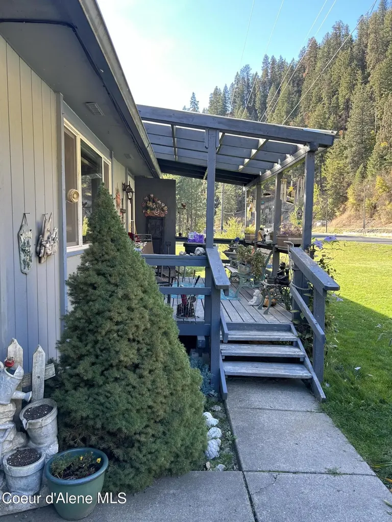 1337 St Joe River Road St. Maries ID 83861
