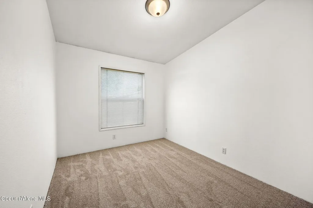 11477 N Alaska Loop Hayden ID 83835