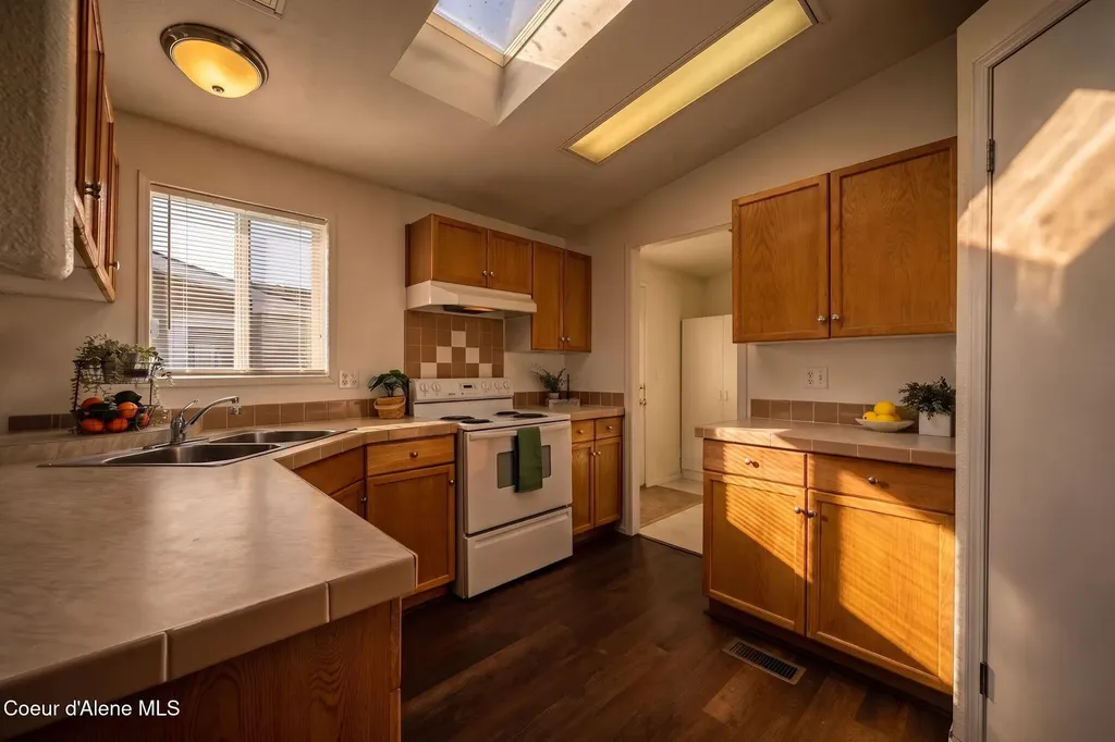 11477 N Alaska Loop Hayden ID 83835