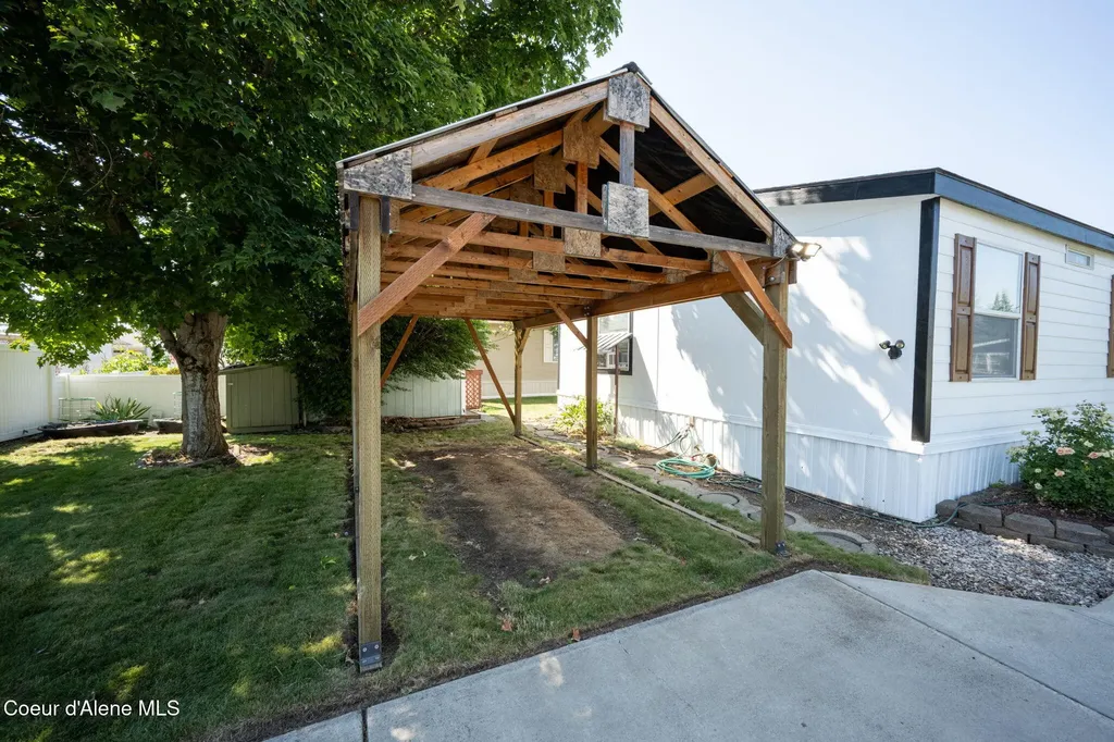 11477 N Alaska Loop Hayden ID 83835