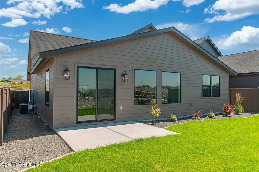 3509 Blaze Lp Post Falls ID 83854