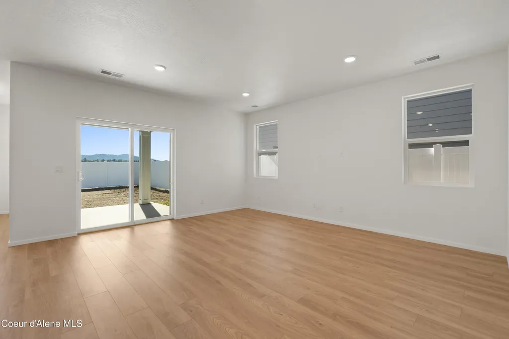 3494 N Columba Street Post Falls ID 83854