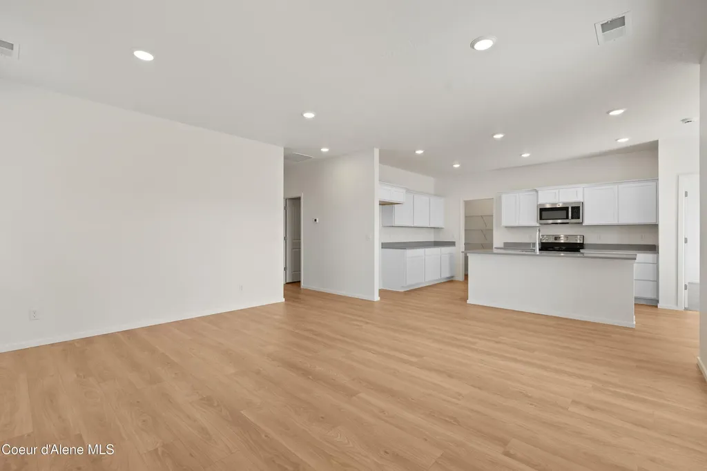 3494 N Columba Street Post Falls ID 83854