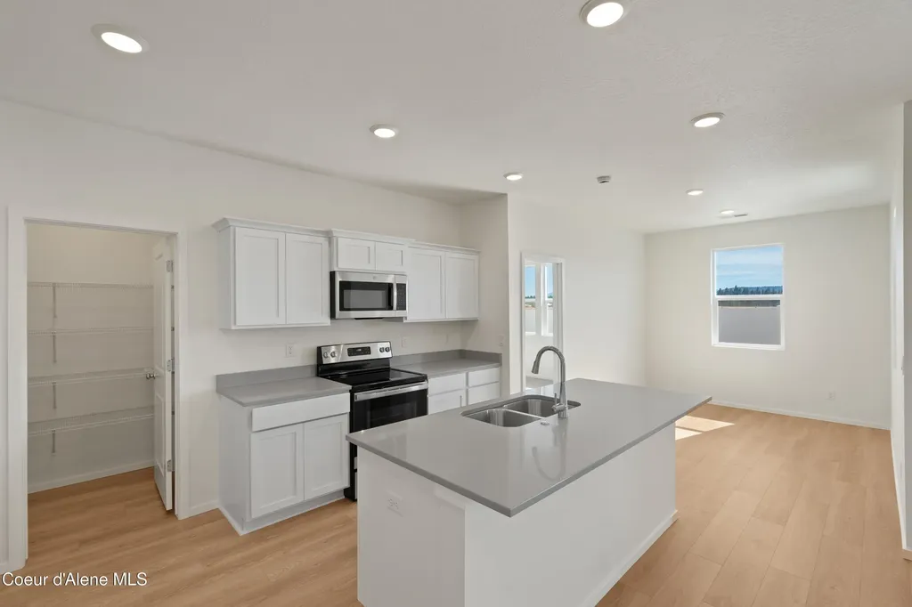 3494 N Columba Street Post Falls ID 83854