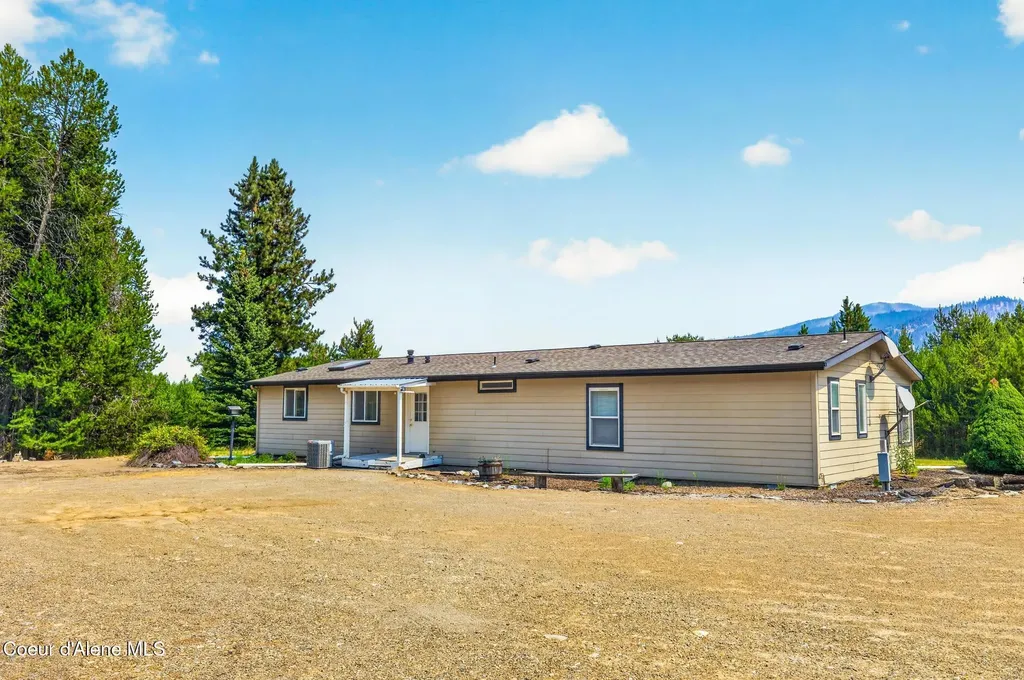 1255 Roberts Lane Blanchard ID 83804