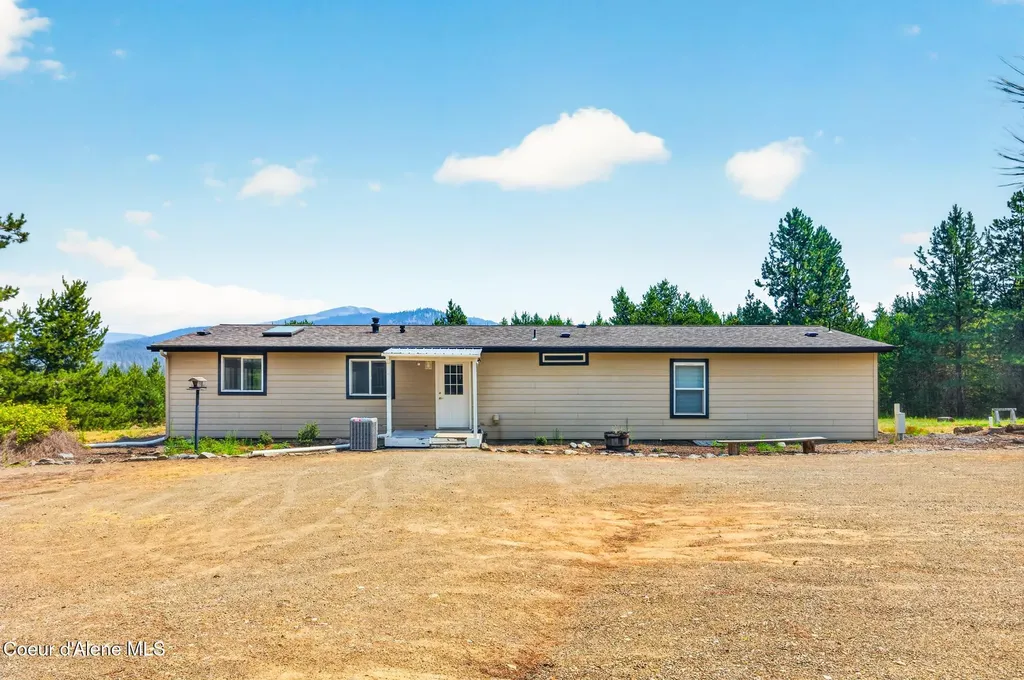 1255 Roberts Lane Blanchard ID 83804