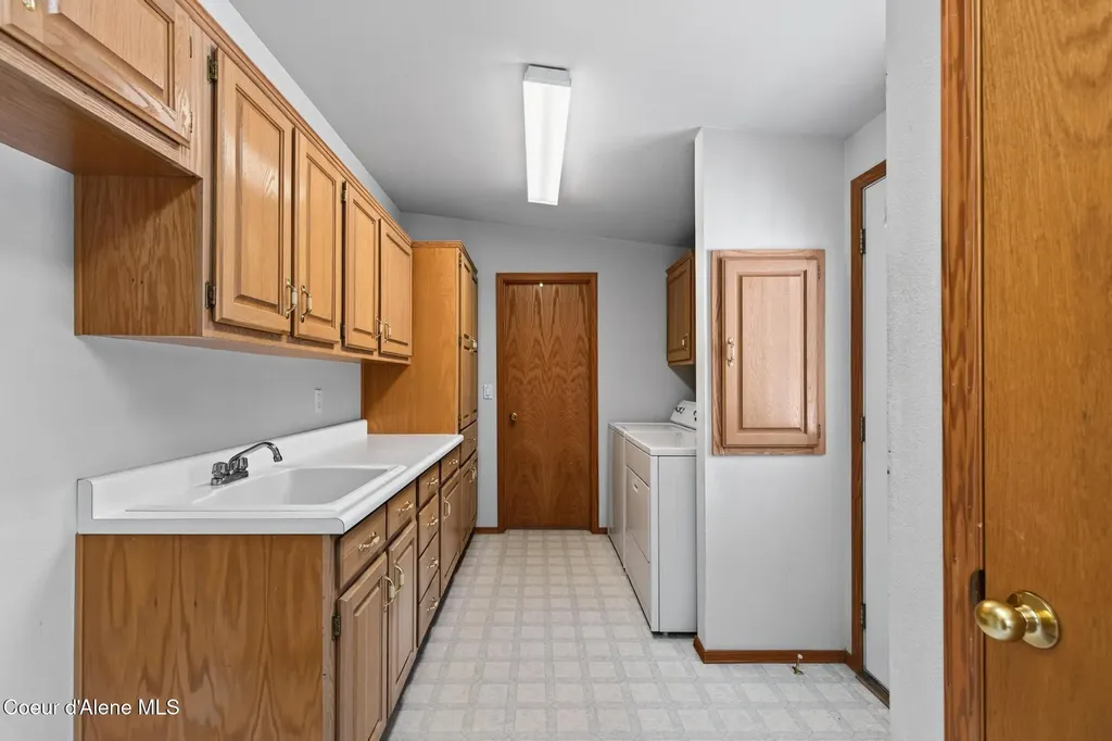 1255 Roberts Lane Blanchard ID 83804