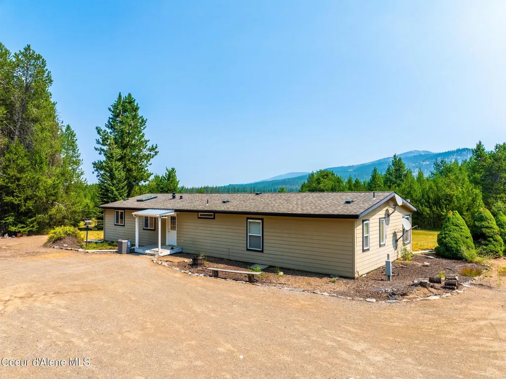 1255 Roberts Lane Blanchard ID 83804