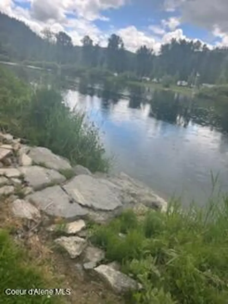 360 Whitetail Flats Lane St. Maries ID 83861