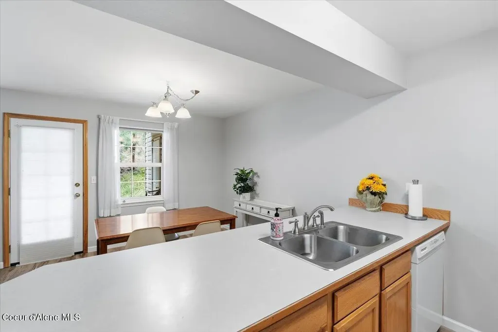 8352 N Village Drive Hayden ID 83835