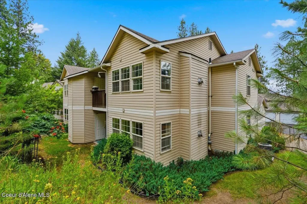 8352 N Village Drive Hayden ID 83835