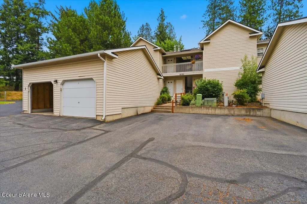 8352 N Village Drive Hayden ID 83835