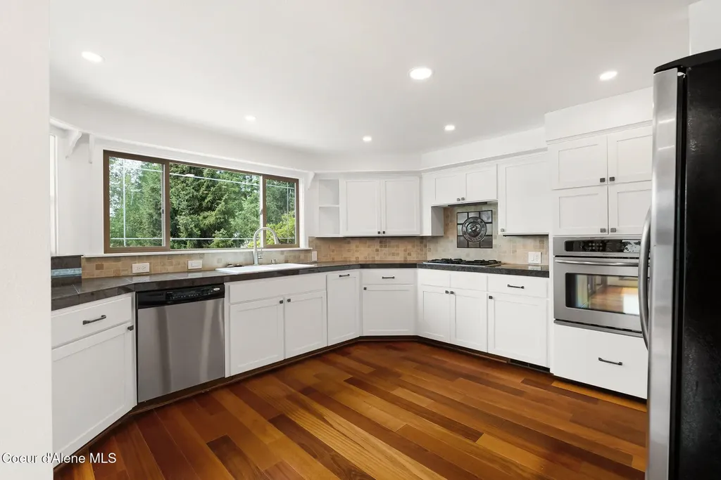 161 River Birch Road Laclede ID 83841