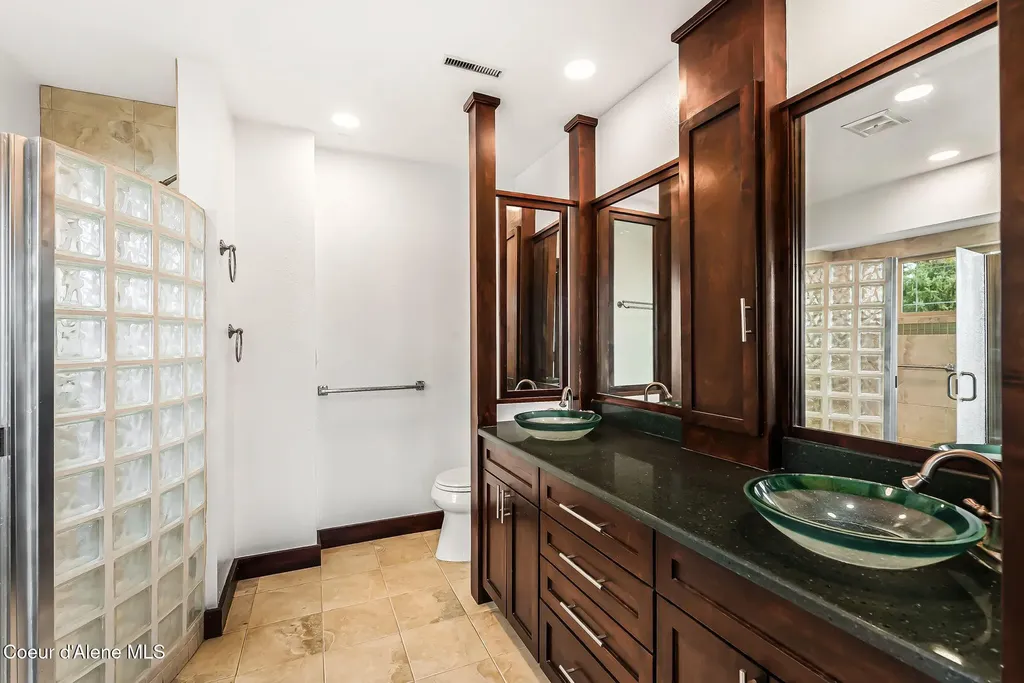 161 River Birch Road Laclede ID 83841