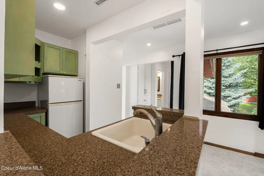 161 River Birch Road Laclede ID 83841