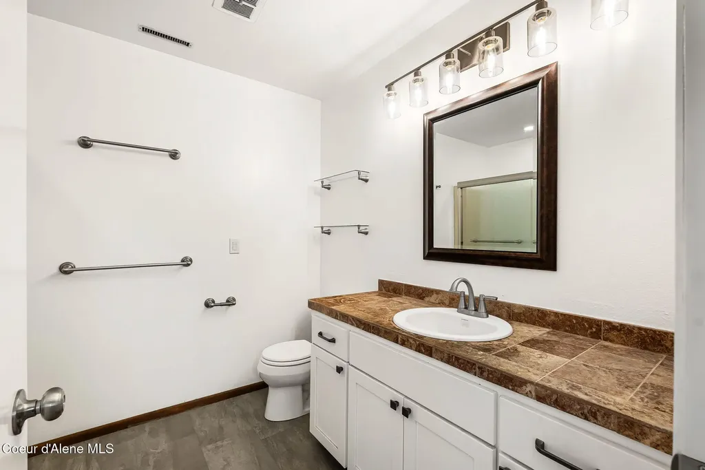 161 River Birch Road Laclede ID 83841