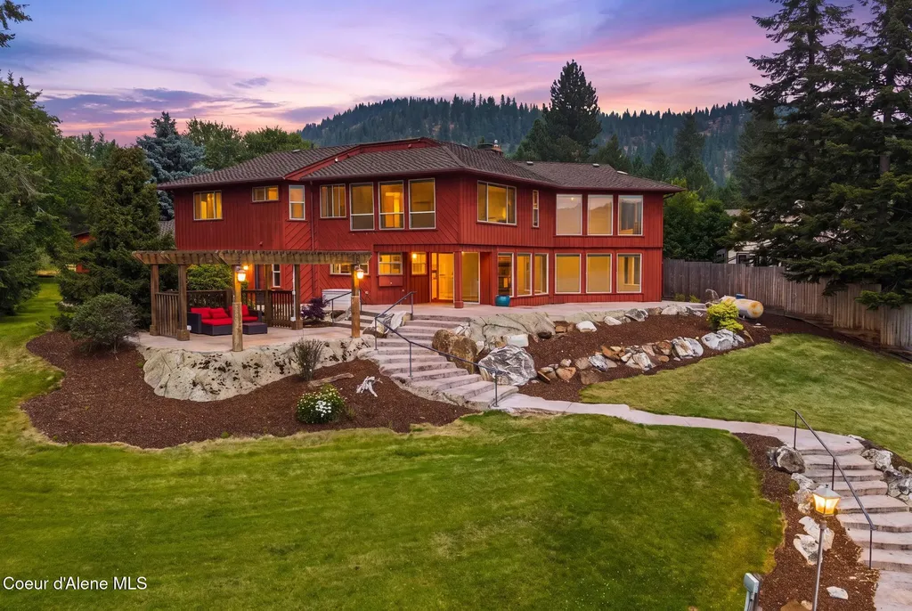 161 River Birch Road Laclede ID 83841
