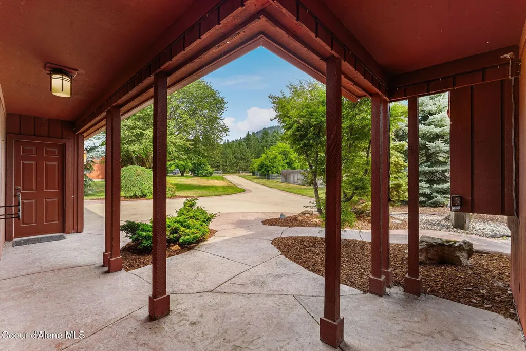 161 River Birch Road Laclede ID 83841