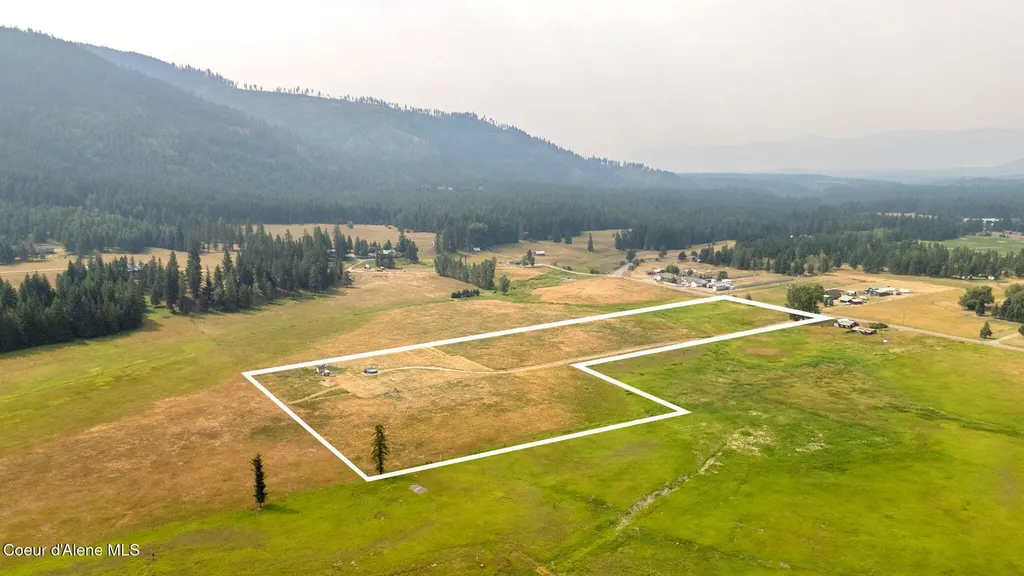 4289 Paradise Valley Road Bonners Ferry ID 83805