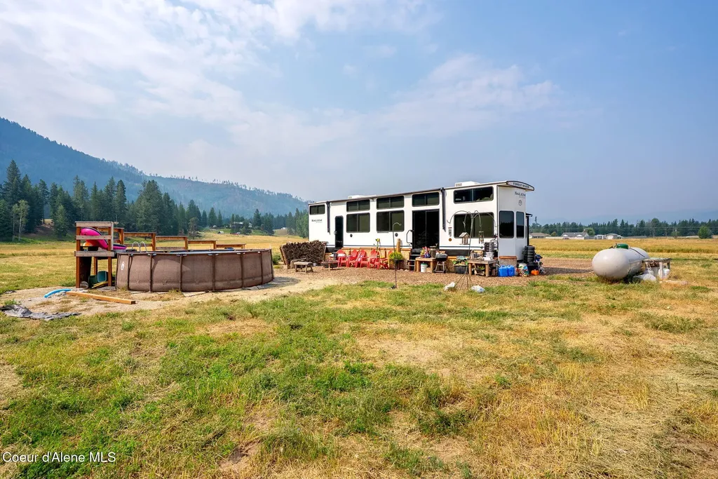 4289 Paradise Valley Road Bonners Ferry ID 83805