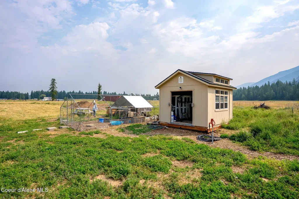 4289 Paradise Valley Road Bonners Ferry ID 83805