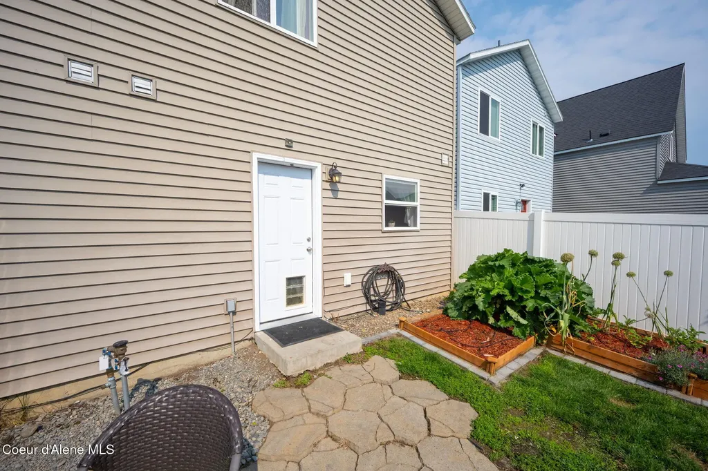 2077 N Travis Lane Post Falls ID 83854