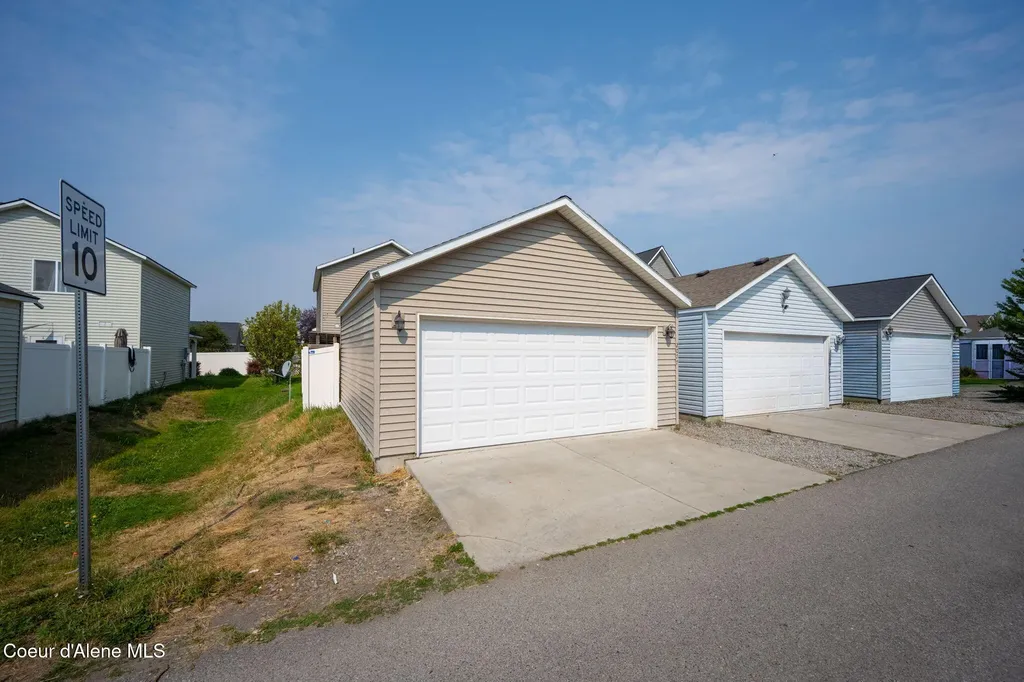 2077 N Travis Lane Post Falls ID 83854