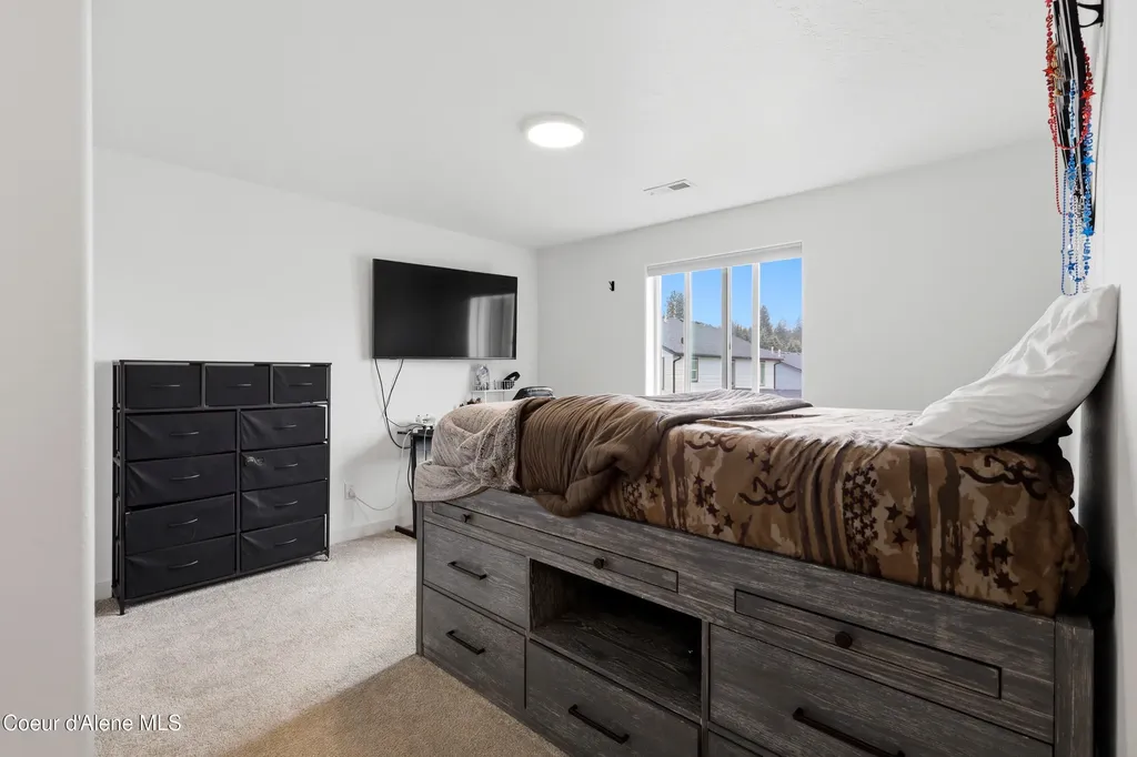650 Ripatti Way Hayden ID 83835