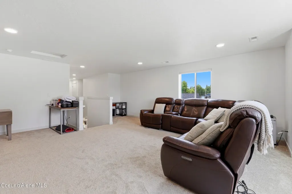 650 Ripatti Way Hayden ID 83835
