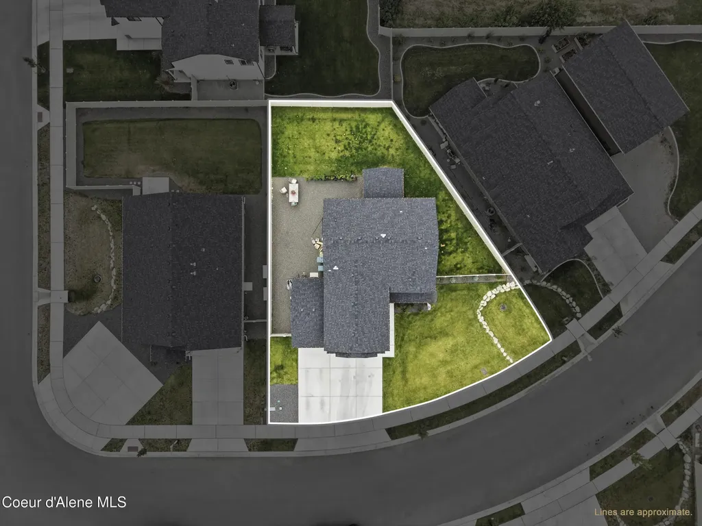 650 Ripatti Way Hayden ID 83835