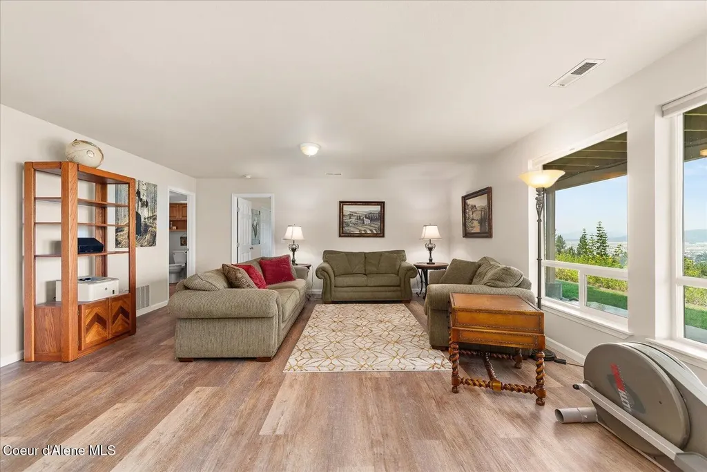 16703 W Riverview Drive Post Falls ID 83854