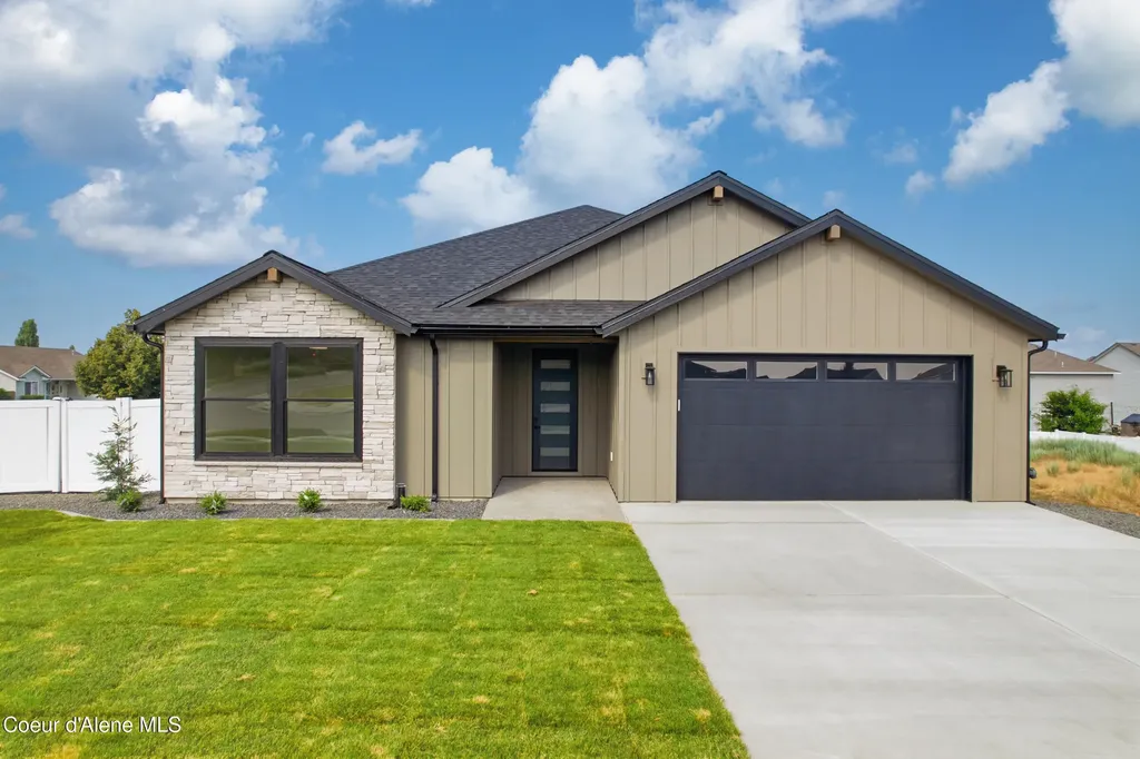 3223 N Van Winkle Street Post Falls ID 83854
