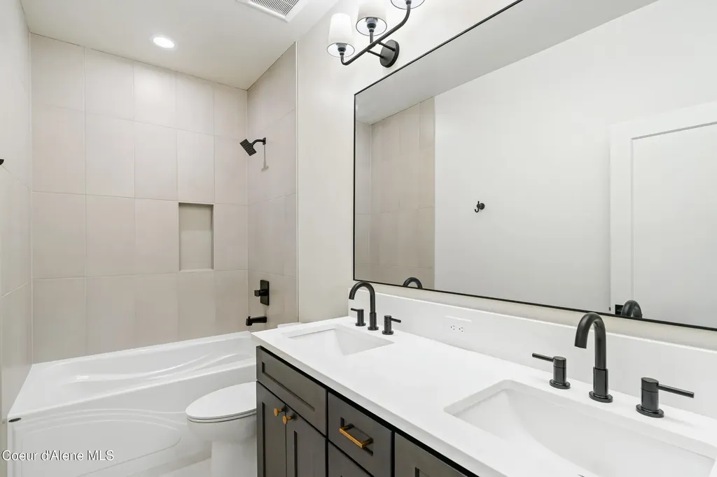 3223 N Van Winkle Street Post Falls ID 83854