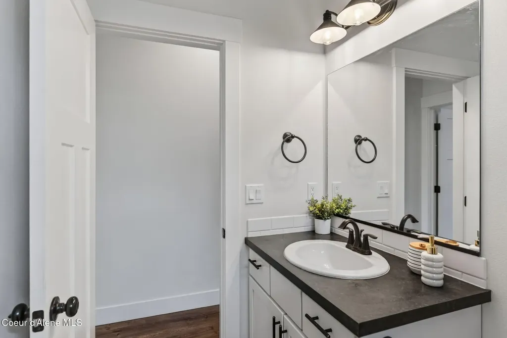 871 W Kenai Lane Athol ID 83801