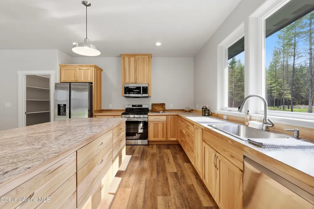112 Alberato Road Priest River ID 83856