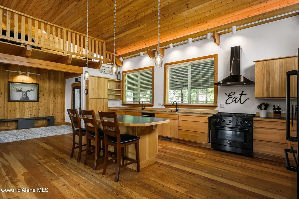 205 Lark Lane Priest Lake ID 83856