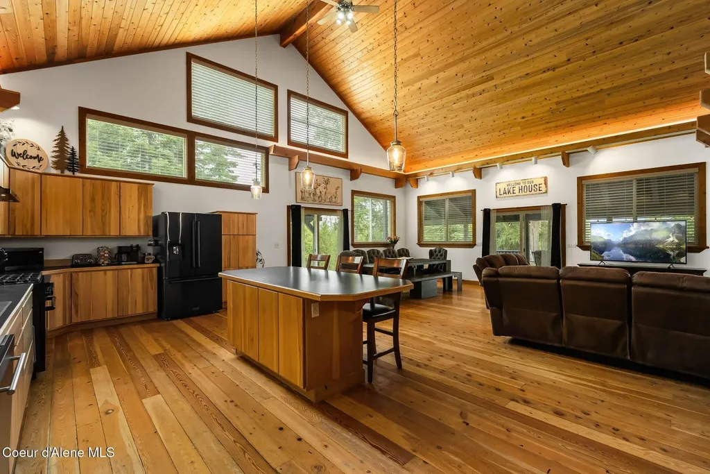 205 Lark Lane Priest Lake ID 83856