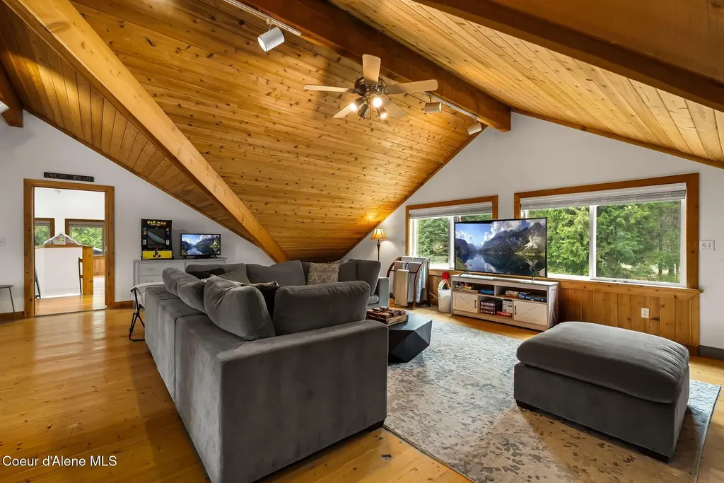 205 Lark Lane Priest Lake ID 83856