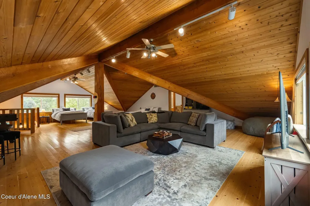 205 Lark Lane Priest Lake ID 83856