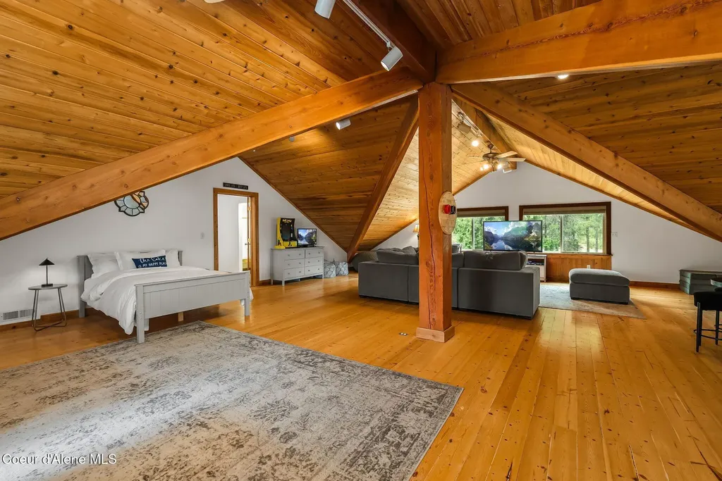 205 Lark Lane Priest Lake ID 83856