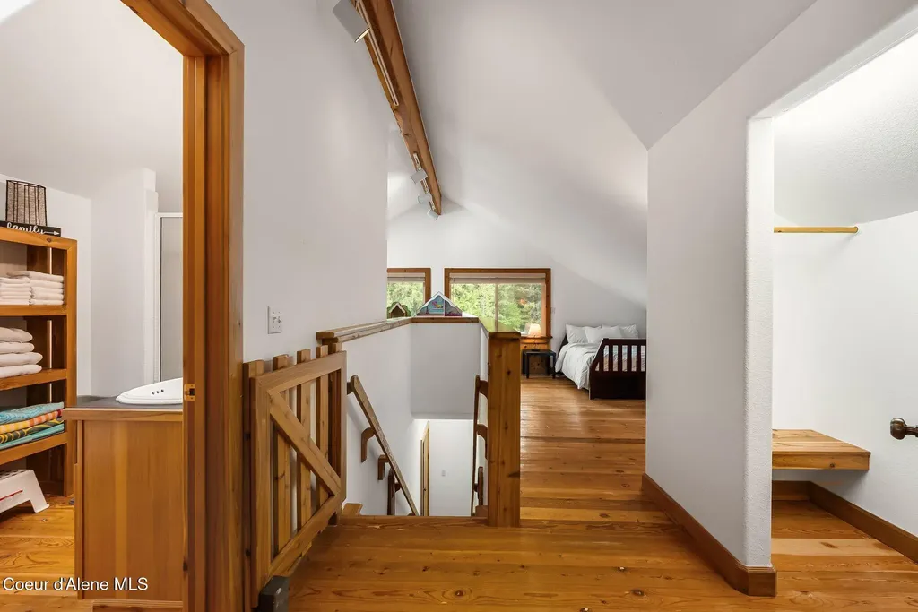 205 Lark Lane Priest Lake ID 83856