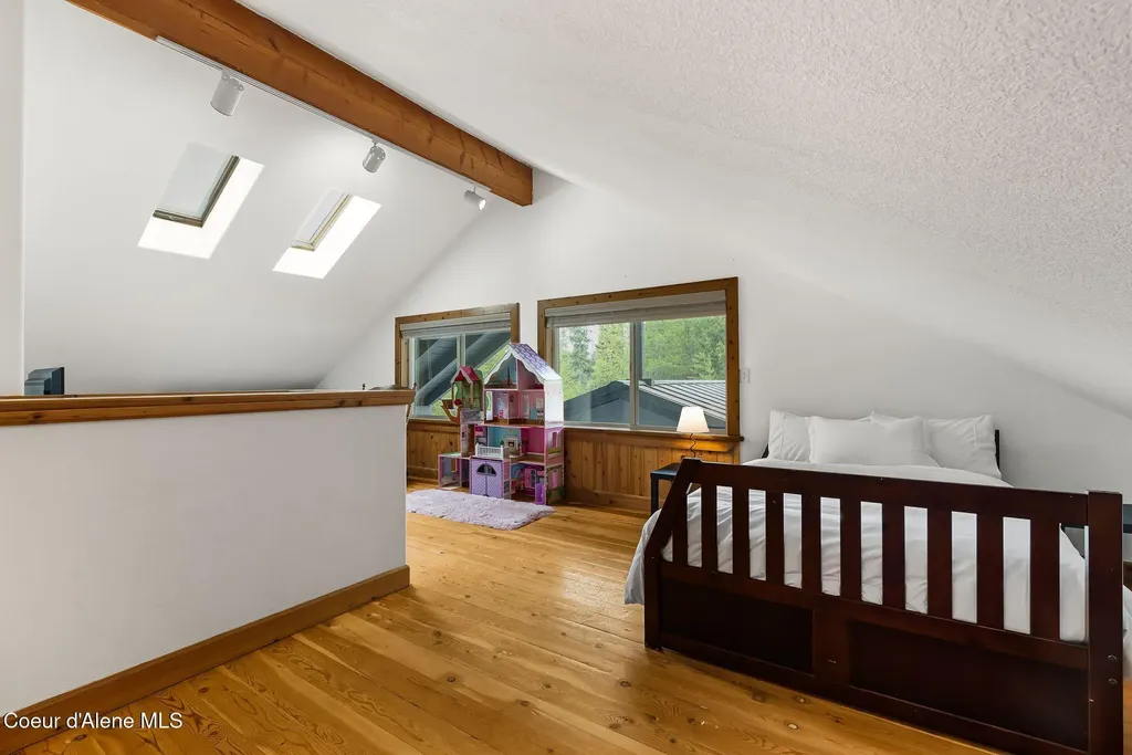 205 Lark Lane Priest Lake ID 83856