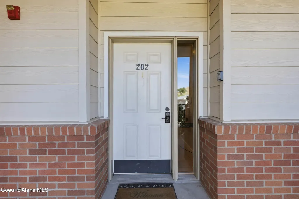 415 W Waterside Drive Post Falls ID 83854