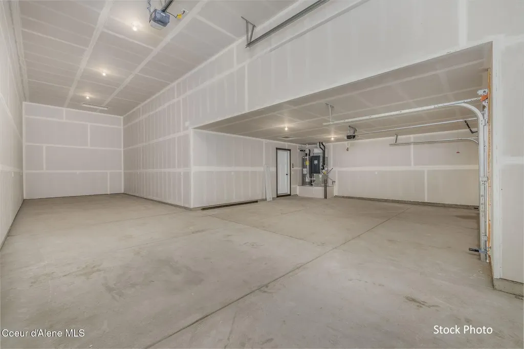 12018 N Lennon Lane Rathdrum ID 83858