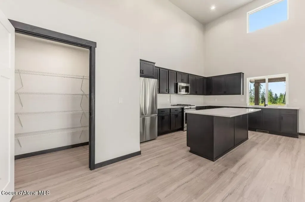 25817 N Dickens Road Athol ID 83801