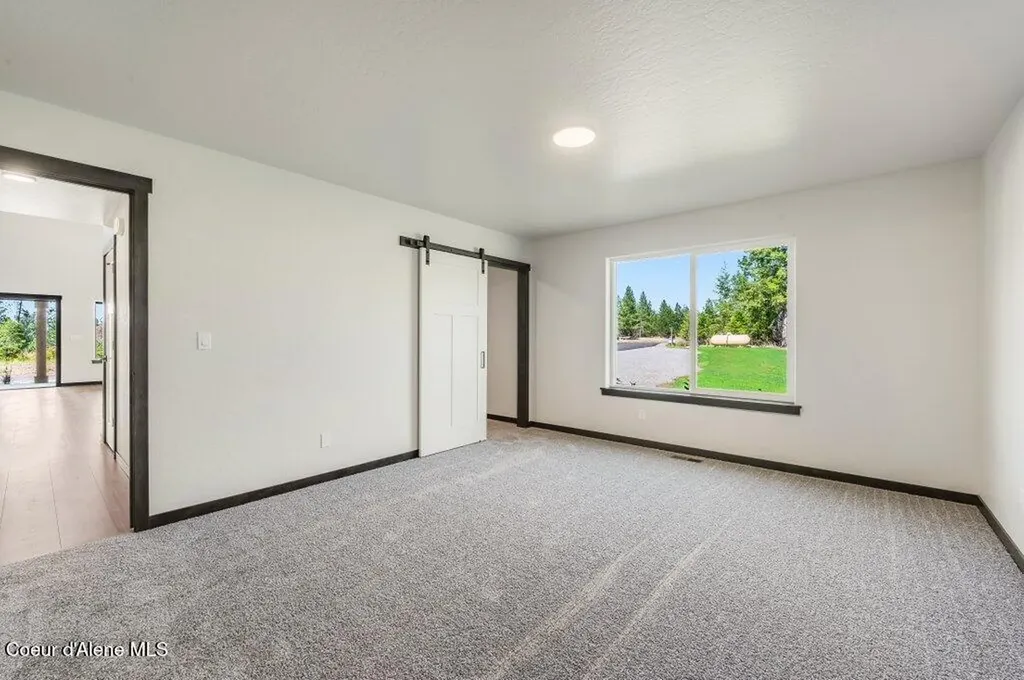 25817 N Dickens Road Athol ID 83801