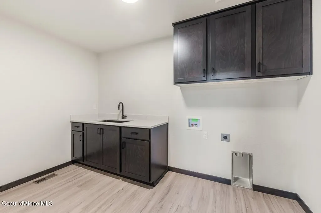 25817 N Dickens Road Athol ID 83801